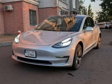 Авто Tesla Model 3 2018 № 7800674