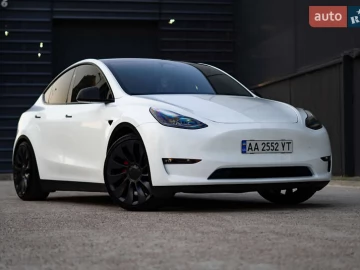 Авто Tesla Model Y 2024 № 7800720