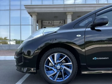 Авто Nissan Leaf 2015 № 7800887