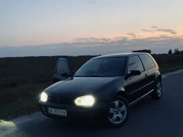 Авто Volkswagen Golf 2000 № 7800900