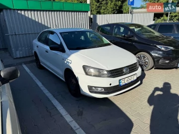 Авто Volkswagen Polo 2017 № 7800933