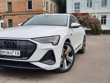 Авто Audi E-Tron 2020 № 7801010