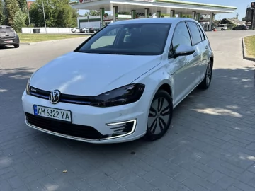 Авто Volkswagen E-Golf 2017 № 7801088