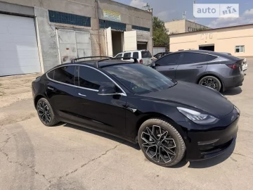 Авто Tesla Model 3 2018 № 7801199