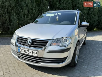 Авто Volkswagen Touran 2009 № 7801404