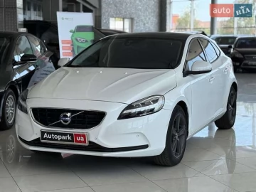 Авто Volvo V40 2018 № 7801633