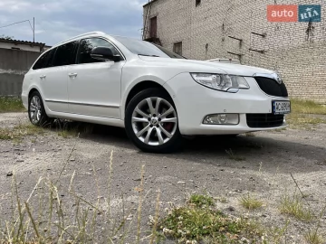 Авто Skoda Superb 2012 № 7801790