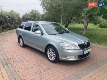 Авто Skoda Octavia 2009 № 7802036