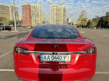 Авто Tesla Model S 2015 № 7802144
