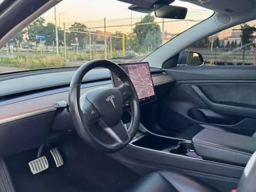 Авто Tesla Model 3 2019 № 7802155