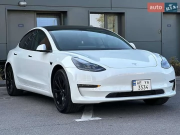 Авто Tesla Model 3 2022 № 7802201