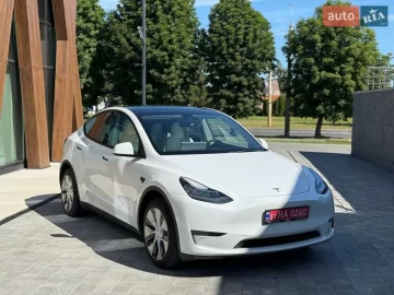 Авто Tesla Model Y 2023 № 7802210