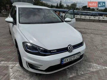 Авто Volkswagen E-Golf 2020 № 7802482