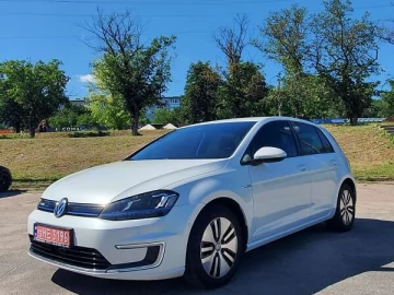 Авто Volkswagen E-Golf 2015 № 7802785
