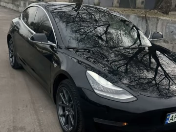 Авто Tesla Model 3 2019 № 7802839