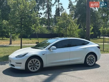 Авто Tesla Model 3 2019 № 7802849