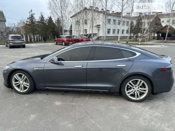 Авто Tesla Model S 2015 № 7803637