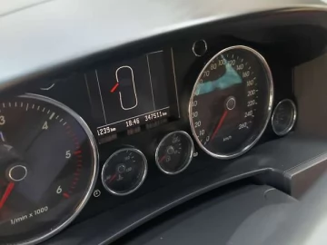 Авто Volkswagen Touareg 2006 № 7804008