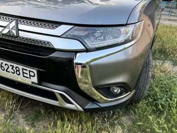 Авто Mitsubishi Outlander 2018 № 7804102