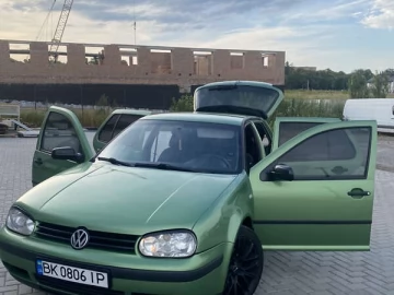 Авто Volkswagen Golf 2000 № 7804180