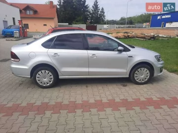 Авто Volkswagen Polo 2018 № 7804266