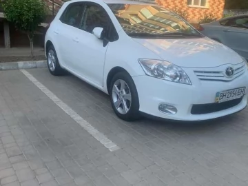 Авто Toyota Auris 2012 № 7804377