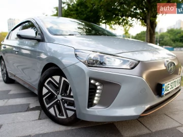 Авто Hyundai Ioniq 2017 № 7804957