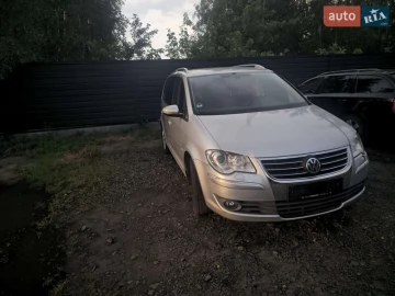 Авто Volkswagen Touran 2010 № 7805288