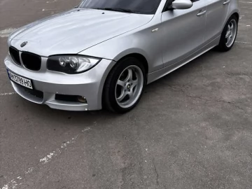 Авто BMW 1 Series 2006 № 7805295
