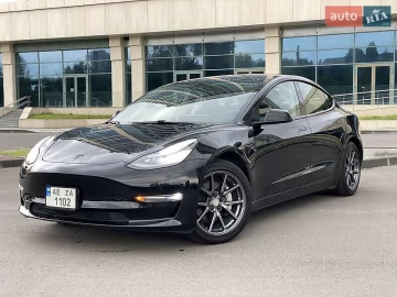 Авто Tesla Model 3 2019 № 7805402
