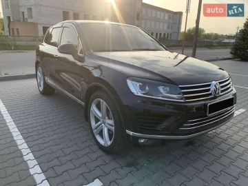 Авто Volkswagen Touareg 2015 № 7805472