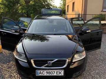 Авто Volvo V50 2010 № 7805849