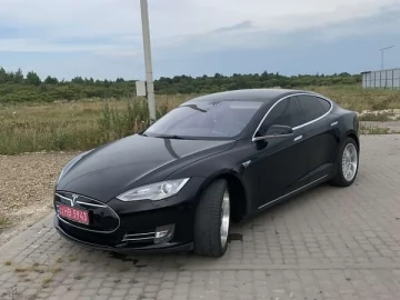 Авто Tesla Model S 2013 № 7805915