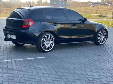 Авто BMW 1 Series 2004 № 7806151