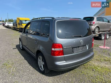 Авто Volkswagen Touran 2004 № 7806392