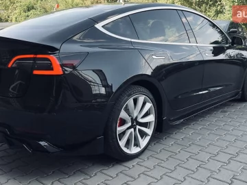 Авто Tesla Model 3 2018 № 7806575