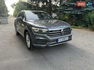 Авто Volkswagen Touareg 2019 № 7806632
