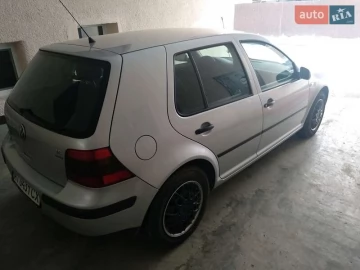 Авто Volkswagen Golf 2001 № 7807716