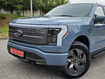 Авто Ford F-150 2023 № 7807917