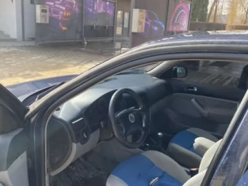 Авто Volkswagen Golf 2000 № 7807925