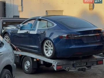 Авто Tesla Model S 2018 № 7808416