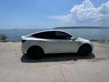 Авто Tesla Model Y 2023 № 7808920