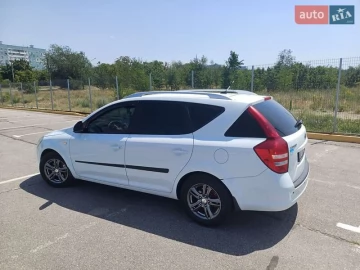 Авто KIA Ceed 2008 № 7809009