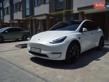Авто Tesla Model Y 2021 № 7809406