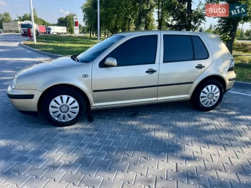 Авто Volkswagen Golf 2002 № 7809485