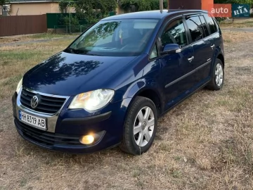 Авто Volkswagen Touran 2009 № 7809569