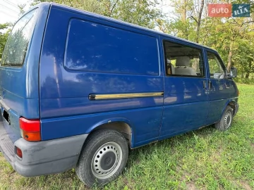 Авто Volkswagen Transporter 2000 № 7809775
