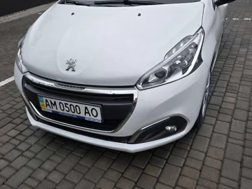 Авто Peugeot 208 2018 № 7809899