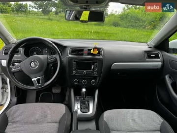 Авто Volkswagen Jetta 2013 № 7810391