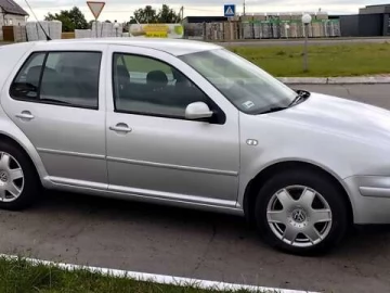 Авто Volkswagen Golf 2000 № 7810694